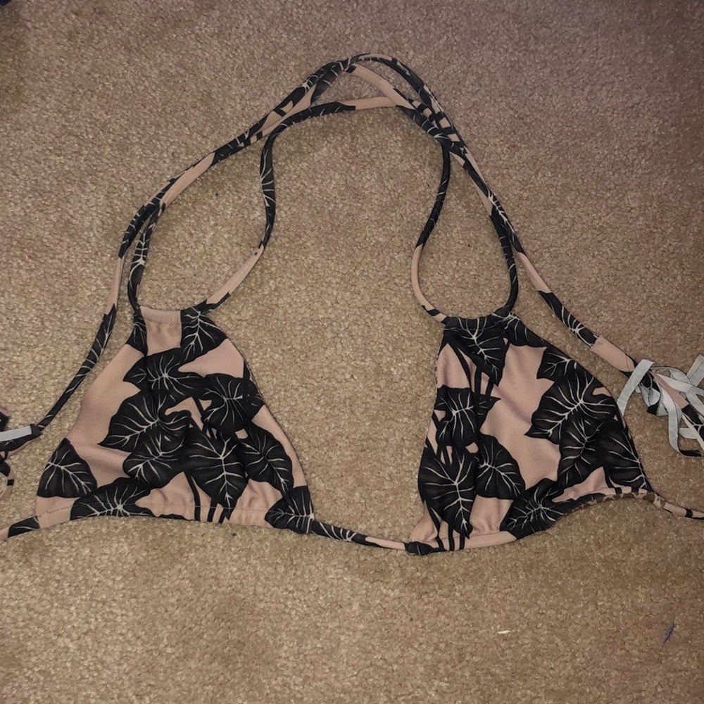 Acacia Cannons black elephant top